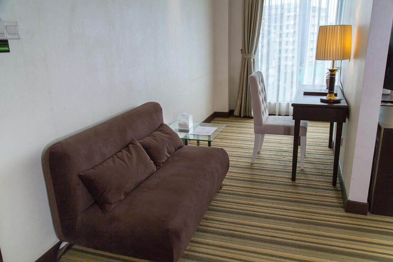 Esperado Lake View Hotel Rangún Exteriér fotografie